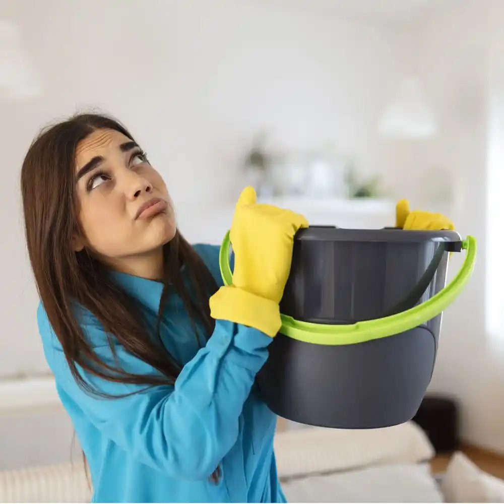 water damage restoration service Putnam Lake